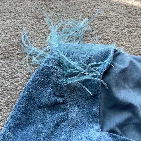 Hanifa | Hanifa Kayla Suede Cropped Top with feather shoulder Long Sleeve - Picture 3 of 4